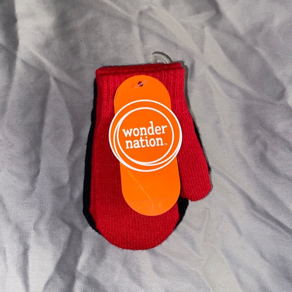 2 pair Black and Red mittens. One Size.